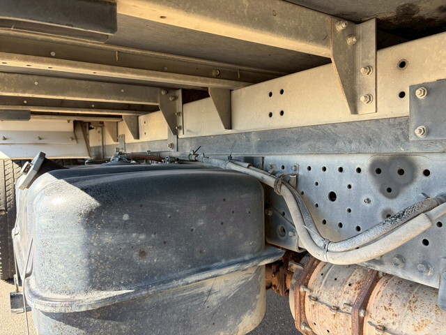 いすゞエルフアルミバン小型（2t・3t）[写真24]