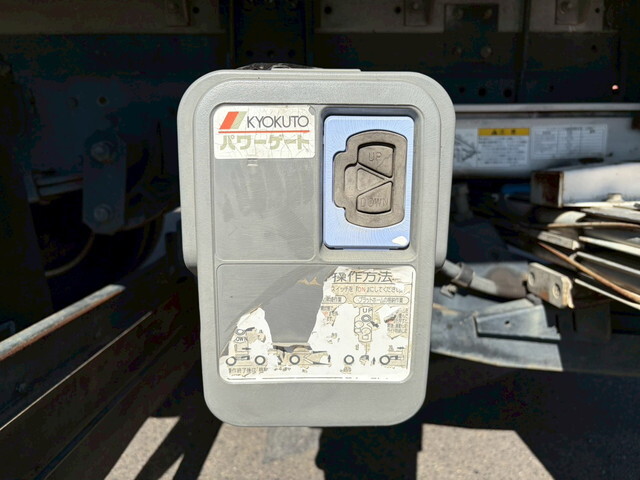 いすゞエルフアルミバン小型（2t・3t）[写真25]