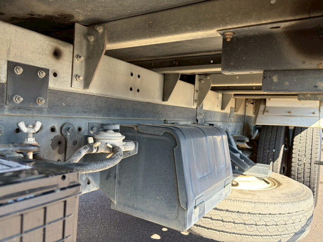 いすゞエルフアルミバン小型（2t・3t）[写真26]