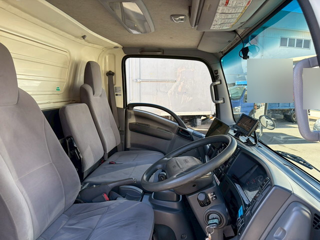 いすゞエルフアルミバン小型（2t・3t）[写真28]