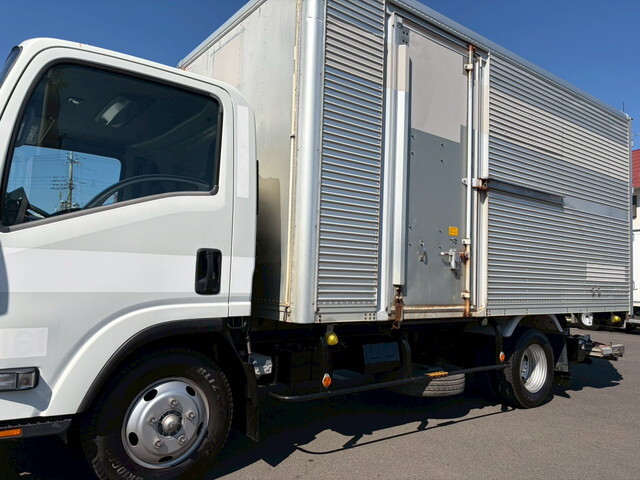 いすゞエルフアルミバン小型（2t・3t）[写真03]