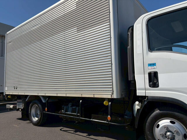 いすゞエルフアルミバン小型（2t・3t）[写真04]