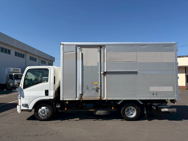 いすゞエルフアルミバン小型（2t・3t）[写真05]