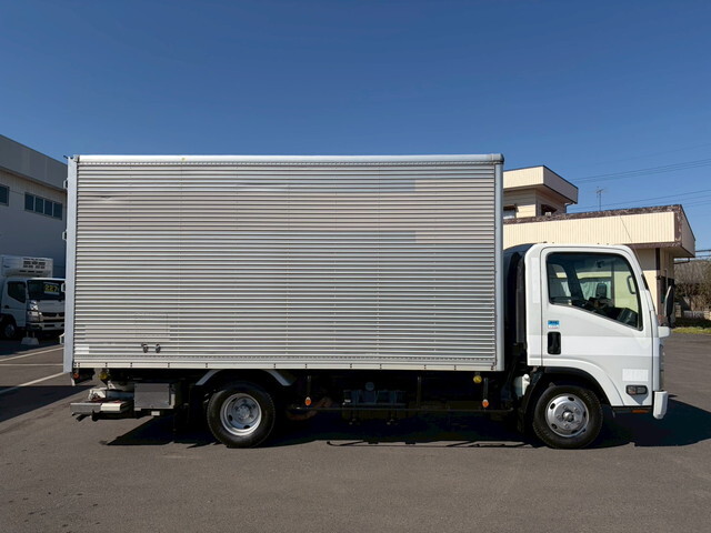 いすゞエルフアルミバン小型（2t・3t）[写真07]