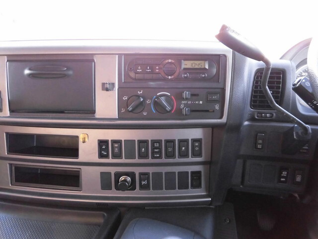 日野プロフィアトレーラーヘッド（トラクターヘッド）大型（10t）[写真21]