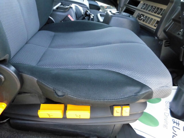 日野プロフィアトレーラーヘッド（トラクターヘッド）大型（10t）[写真24]