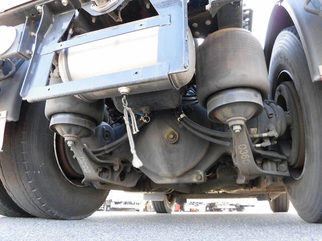 日野プロフィアトレーラーヘッド（トラクターヘッド）大型（10t）[写真09]