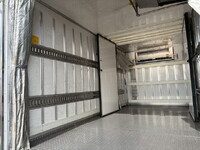 いすゞエルフ冷凍車（冷蔵車）小型（2t・3t）[写真13]