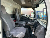 いすゞエルフ冷凍車（冷蔵車）小型（2t・3t）[写真30]