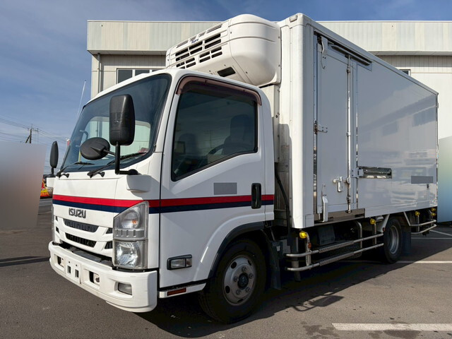 いすゞエルフ冷凍車（冷蔵車）小型（2t・3t）[写真03]