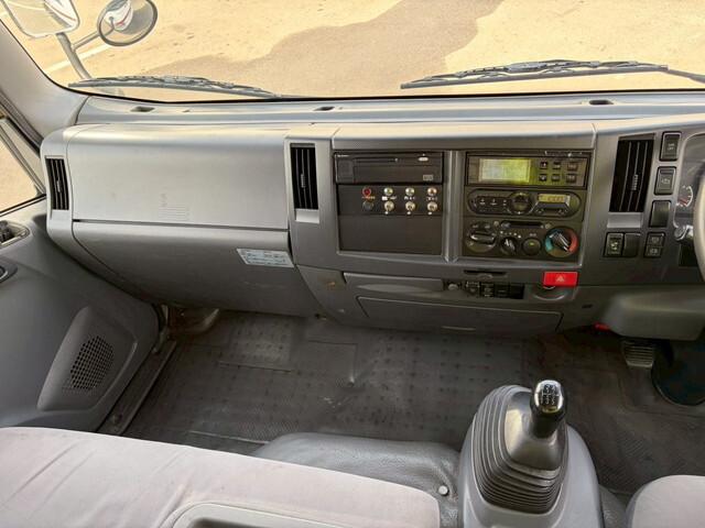 いすゞエルフ冷凍車（冷蔵車）小型（2t・3t）[写真33]