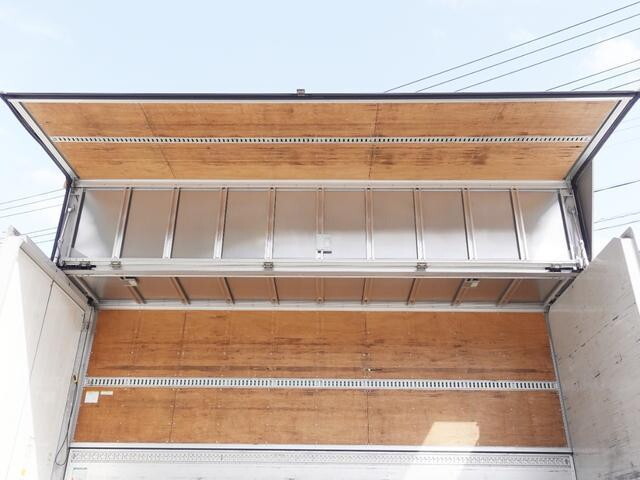 UDトラックスコンドルアルミウイング中型（4t）[写真12]