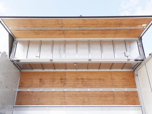 UDトラックスコンドルアルミウイング中型（4t）[写真13]