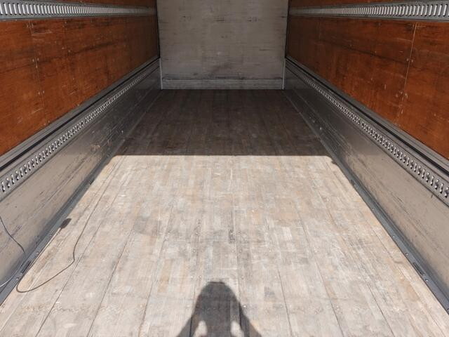 UDトラックスコンドルアルミウイング中型（4t）[写真17]