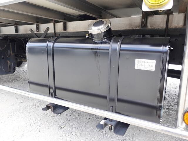 いすゞフォワード冷凍車（冷蔵車）中型（4t）[写真23]