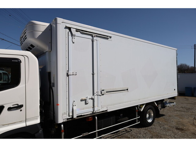 日野レンジャー冷凍車（冷蔵車）中型（4t）[写真12]