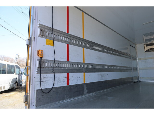 日野レンジャー冷凍車（冷蔵車）中型（4t）[写真16]