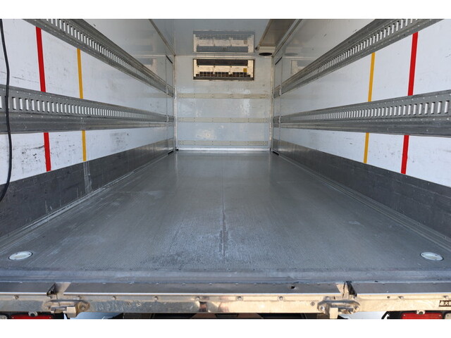 日野レンジャー冷凍車（冷蔵車）中型（4t）[写真18]