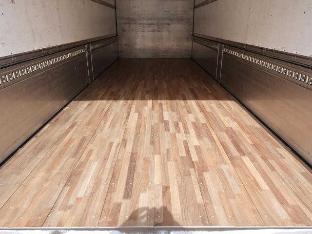 日野レンジャーアルミウイング中型（4t）[写真13]