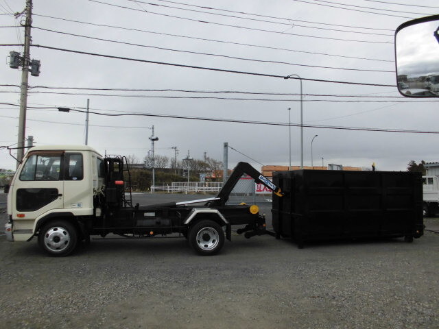 UDトラックスコンドルコンテナ専用車増トン（6t・8t）[写真11]