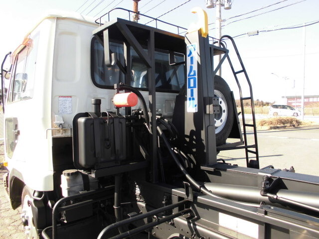 UDトラックスコンドルコンテナ専用車増トン（6t・8t）[写真19]