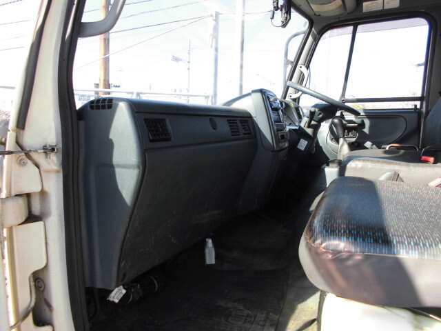 UDトラックスコンドルコンテナ専用車増トン（6t・8t）[写真31]