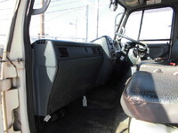 UDトラックスコンドルコンテナ専用車増トン（6t・8t）[写真32]