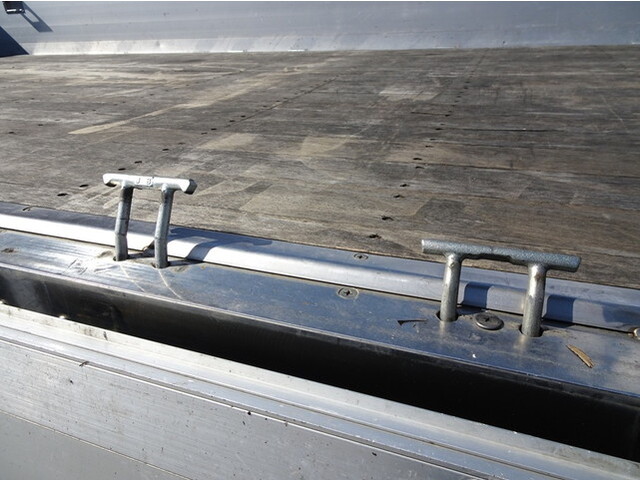 いすゞフォワードアルミブロック中型（4t）[写真21]