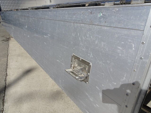 いすゞフォワードアルミブロック中型（4t）[写真23]