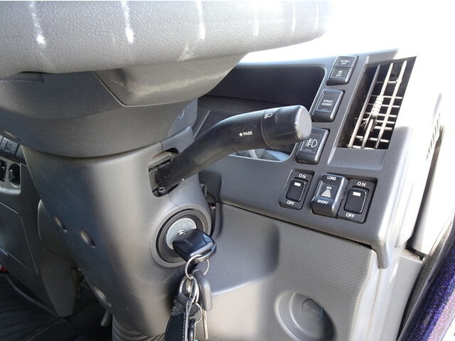 いすゞフォワードアルミブロック中型（4t）[写真36]