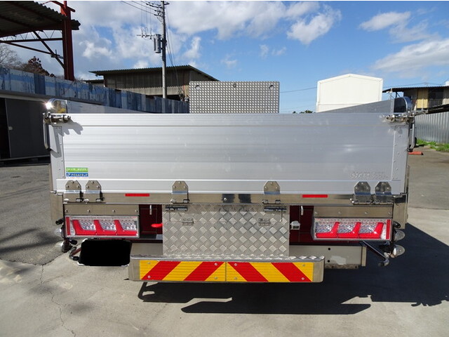 いすゞフォワードアルミブロック中型（4t）[写真06]