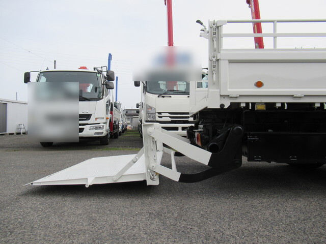 いすゞエルフ平ボディ小型（2t・3t）[写真11]