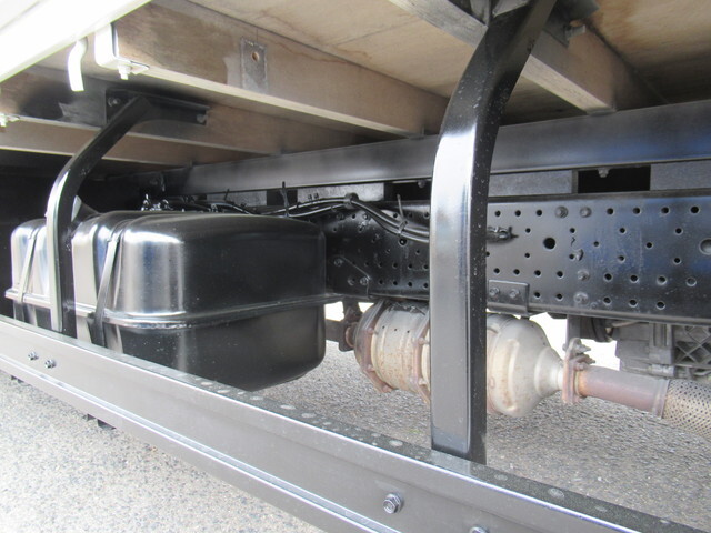 いすゞエルフ平ボディ小型（2t・3t）[写真17]