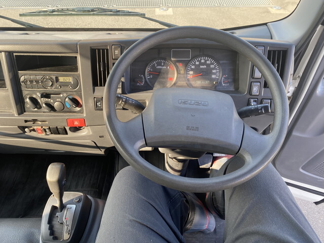 いすゞエルフパネルバン小型（2t・3t）[写真13]