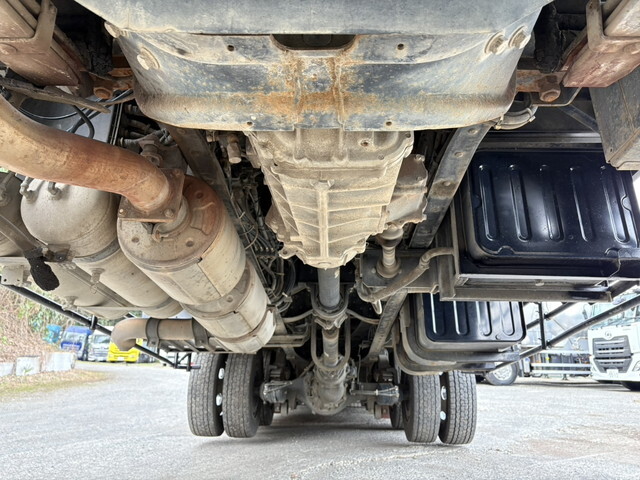 UDトラックスクオンセルフローダー大型（10t）[写真15]