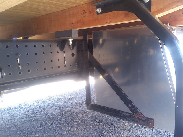 いすゞエルフアルミブロック小型（2t・3t）[写真12]