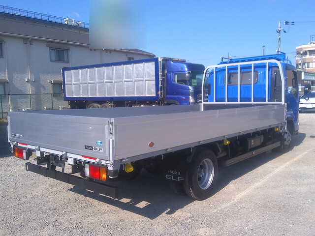 いすゞエルフアルミブロック小型（2t・3t）[写真04]