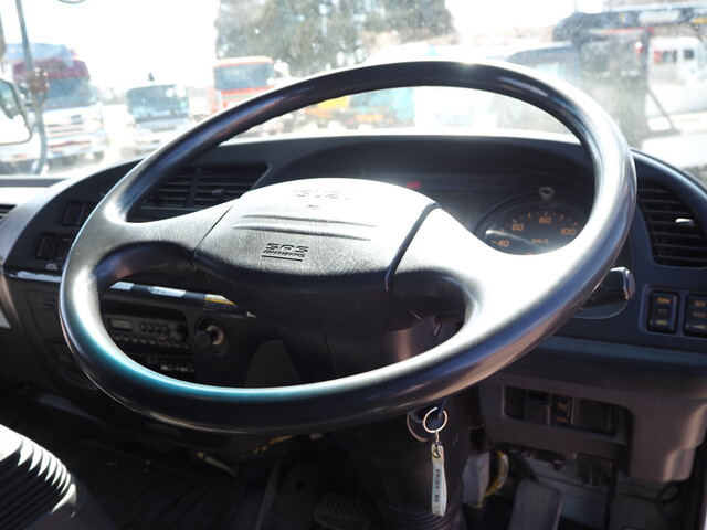 いすゞフォワードセルフクレーン5段増トン（6t・8t）[写真34]