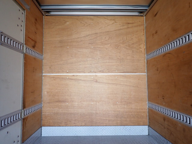 いすゞエルフアルミバン小型（2t・3t）[写真13]