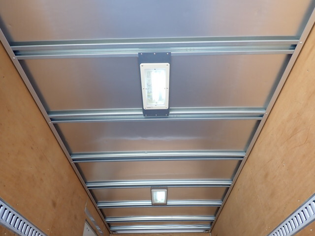 いすゞエルフアルミバン小型（2t・3t）[写真17]