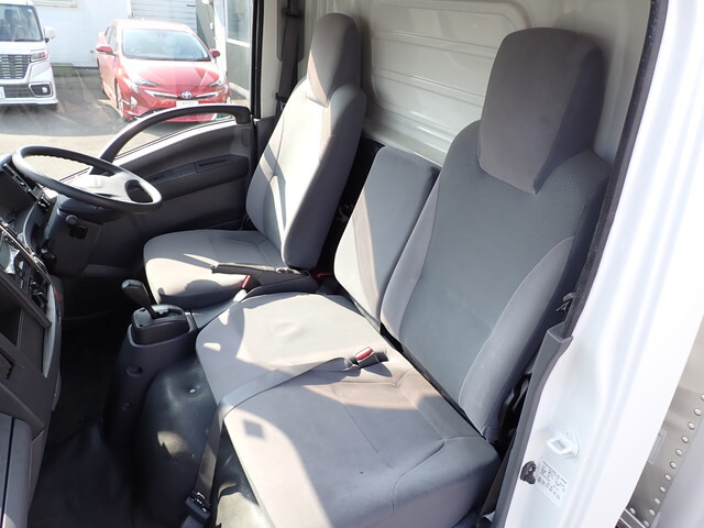 いすゞエルフアルミバン小型（2t・3t）[写真34]