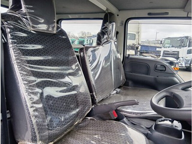 いすゞエルフダブルキャブ（Wキャブ）小型（2t・3t）[写真17]