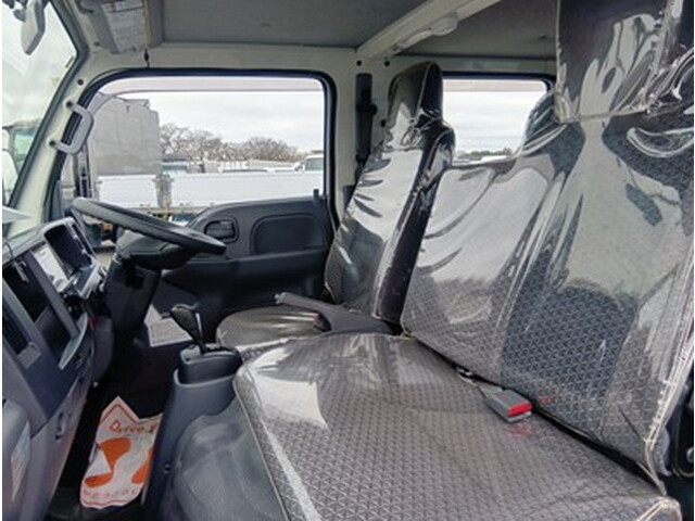 いすゞエルフダブルキャブ（Wキャブ）小型（2t・3t）[写真18]