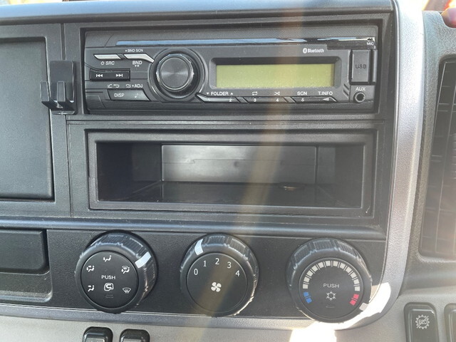 三菱ふそうキャンター平ボディ小型（2t・3t）[写真30]