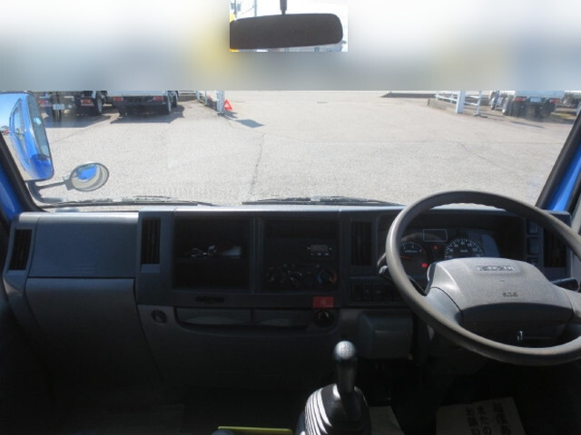 いすゞエルフダブルキャブ（Wキャブ）小型（2t・3t）[写真13]