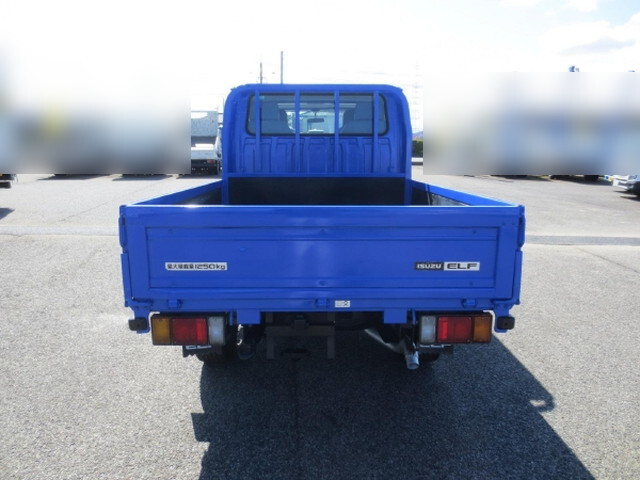いすゞエルフダブルキャブ（Wキャブ）小型（2t・3t）[写真06]