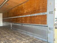 いすゞギガアルミウイング大型（10t）[写真11]