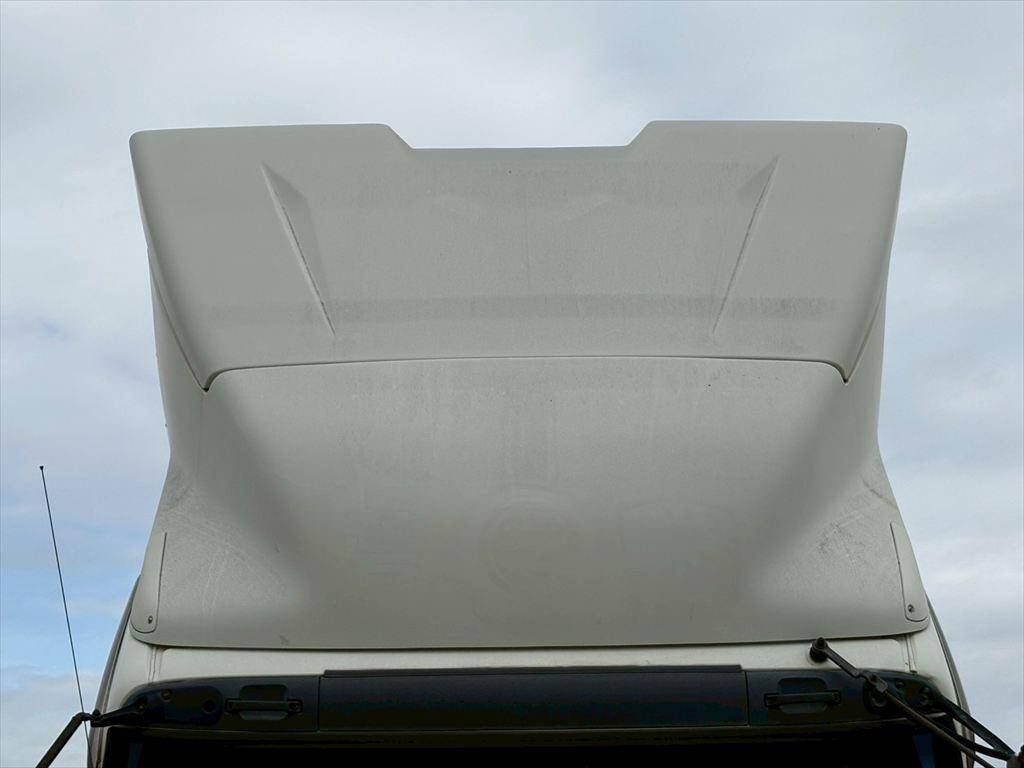 いすゞギガアルミウイング大型（10t）[写真19]