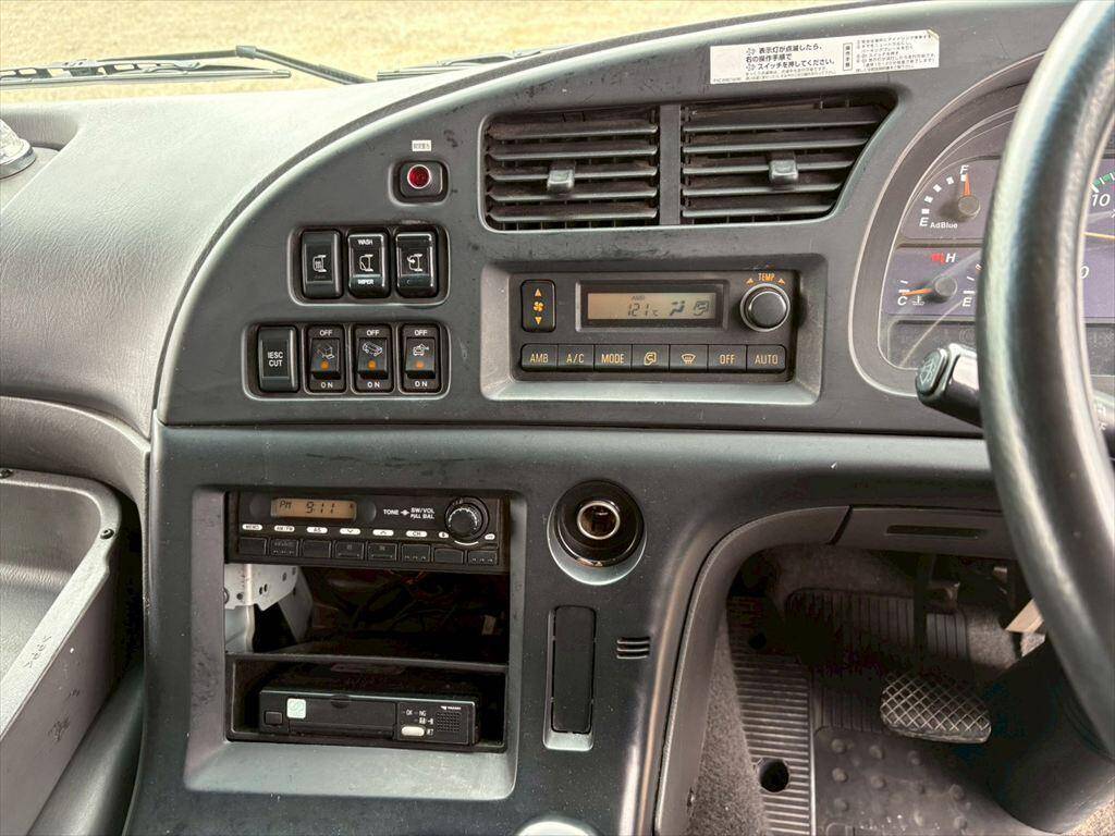 いすゞギガアルミウイング大型（10t）[写真21]