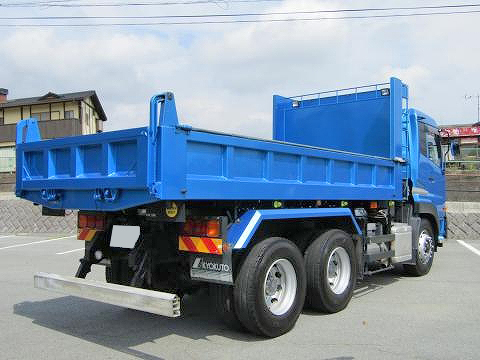 UDトラックスクオンダンプ大型（10t）[写真02]